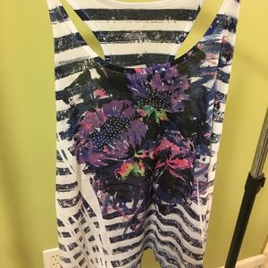 Sleeveless graphic tee